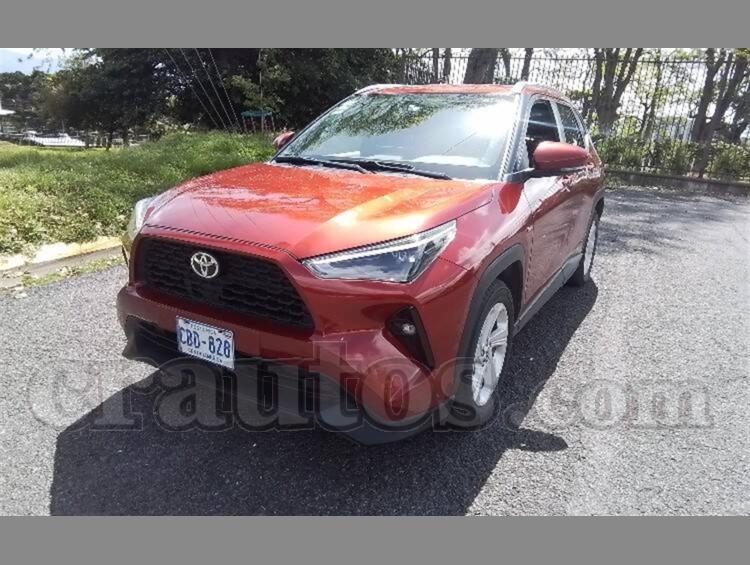 Toyota YARIS 2024