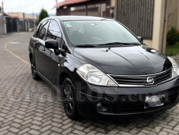 Nissan TIIDA 2011