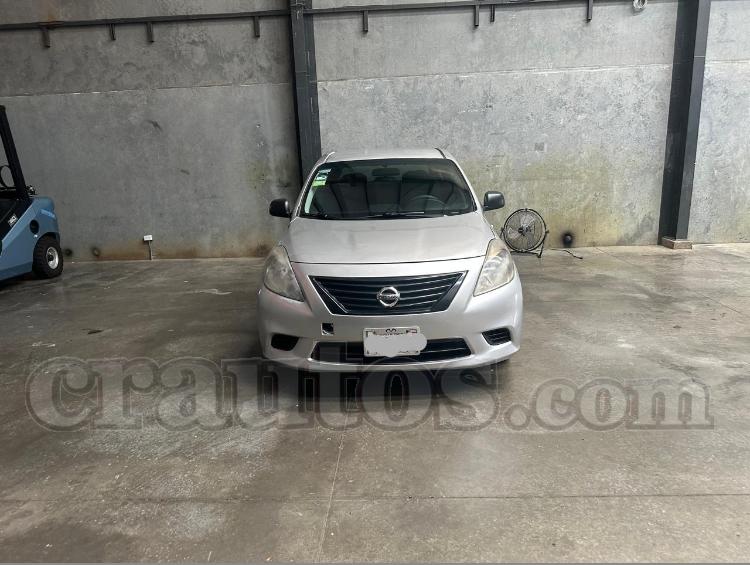 Nissan VERSA 2014