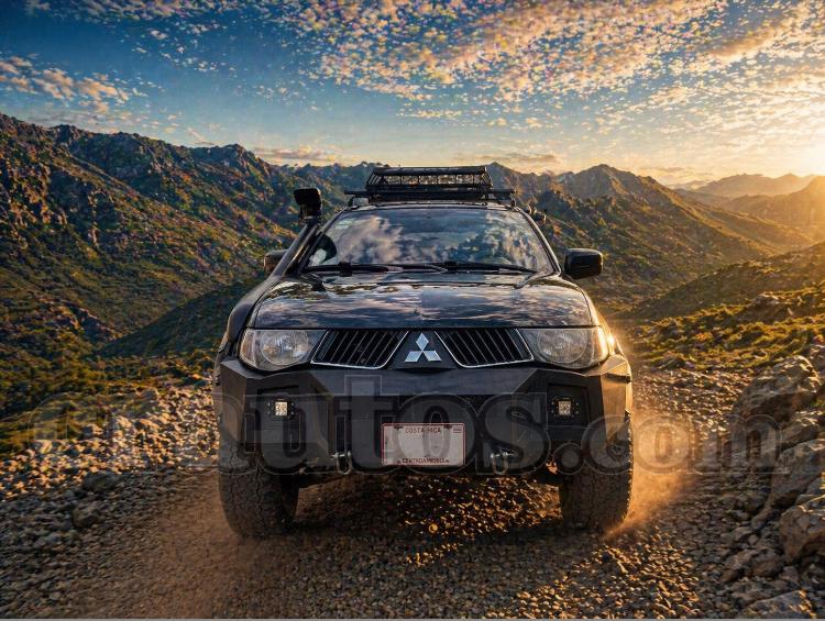 Mitsubishi L200 SPORTERO 2013