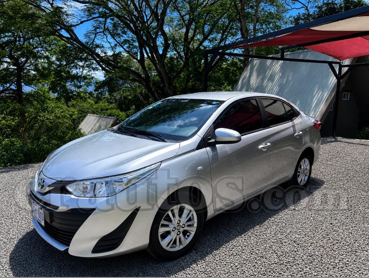 Toyota YARIS 2021