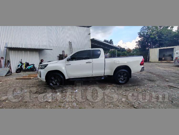 Toyota HILUX 2023