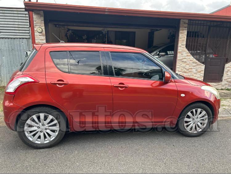Suzuki SWIFT 2012
