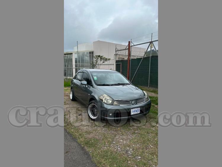Nissan TIIDA 2007