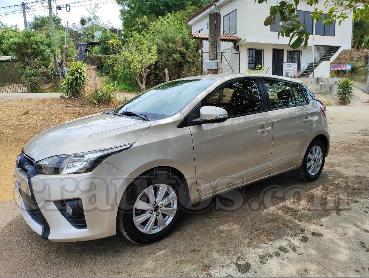 Toyota YARIS S 2015