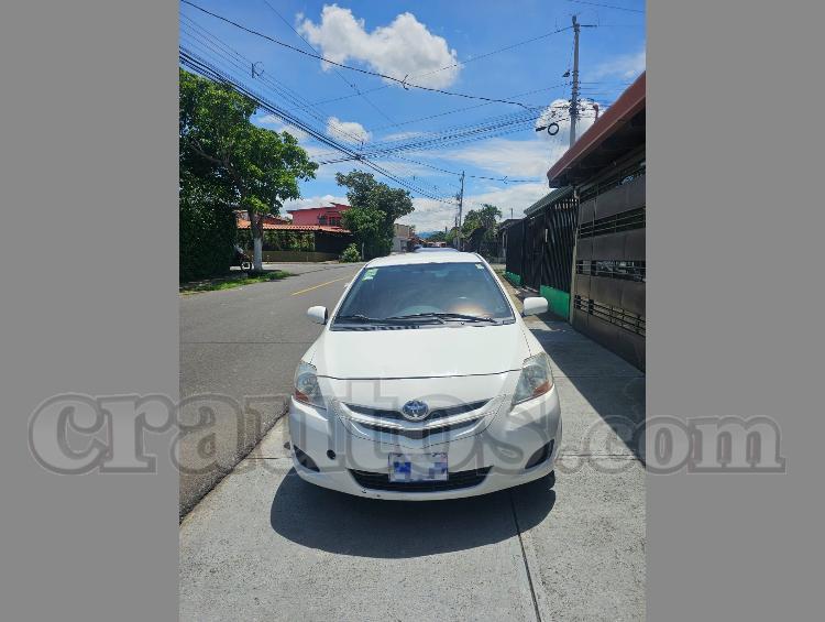 Toyota YARIS 2010