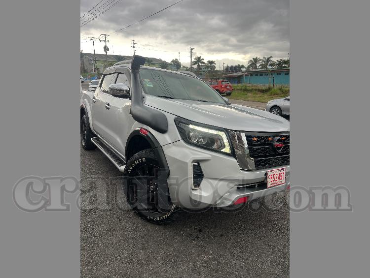 Nissan FRONTIER 2021