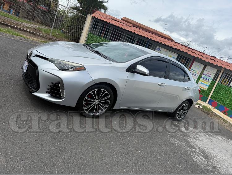 Toyota COROLLA SE SPORT 2017