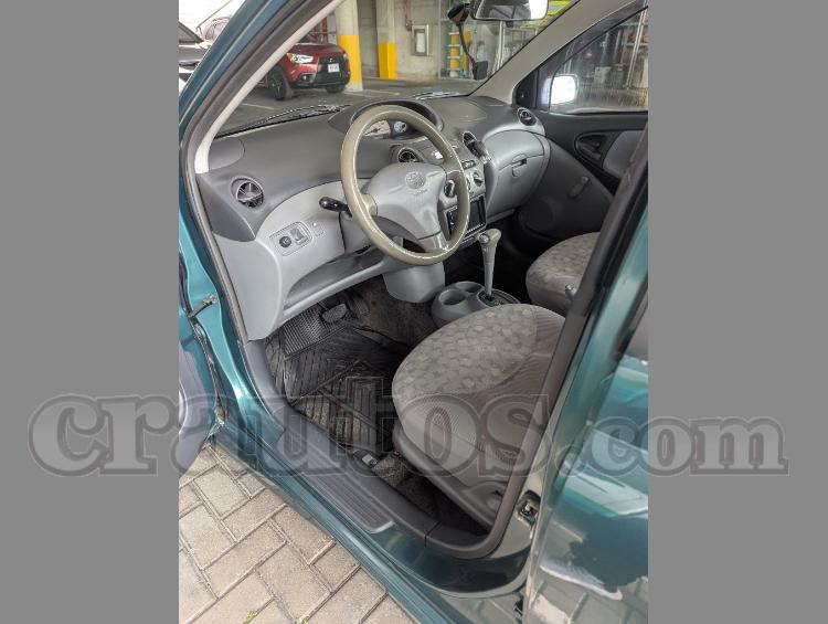 Toyota ECHO 2001