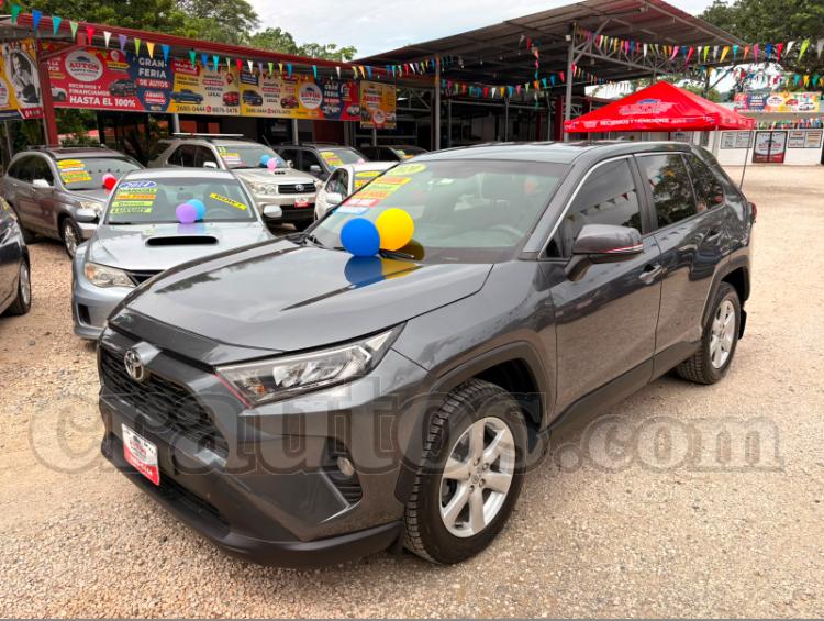 Toyota RAV4 LE VVT-I 2020