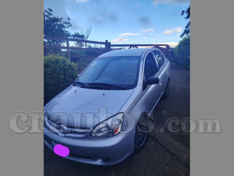 Toyota ECHO 2003