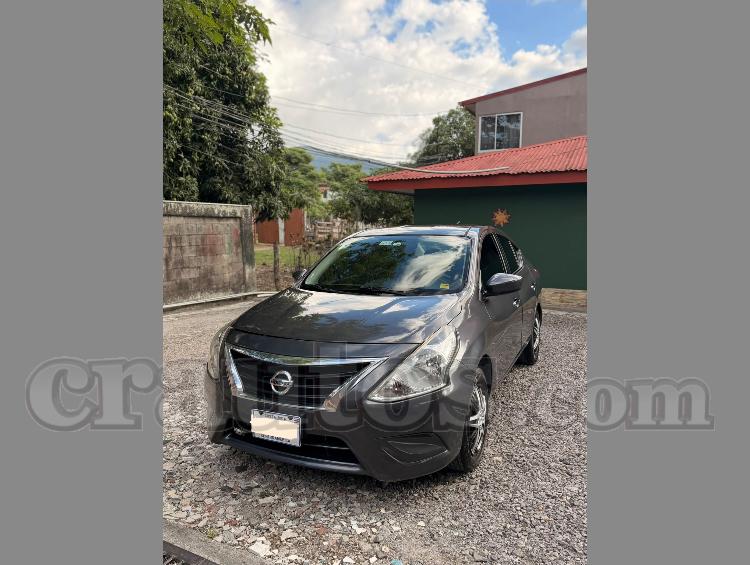 Nissan VERSA 2016