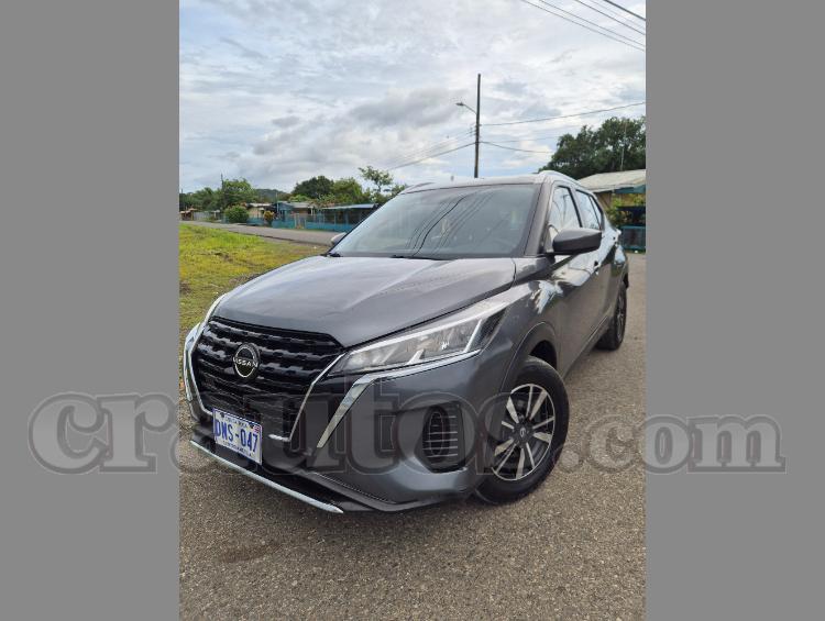 Nissan KICKS 2023