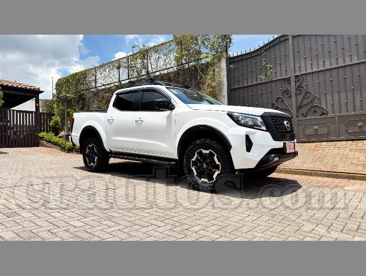 Nissan FRONTIER LE 2026