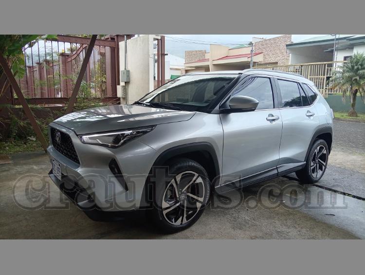 Toyota YARISS CROSS 2024