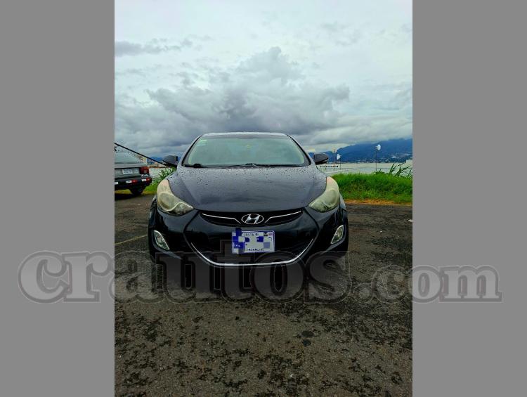 Hyundai ELANTRA 2013
