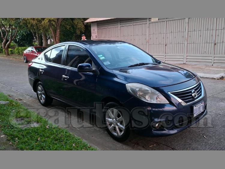 Nissan VERSA 2012