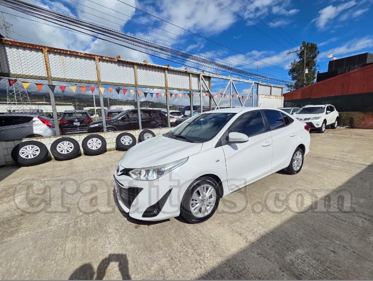 Toyota YARIS E 2020