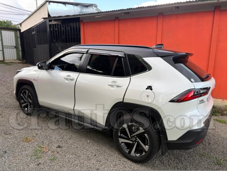 Toyota YARIS CROSS 2024