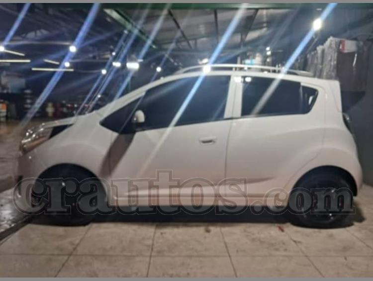 Chevrolet SPARK 2012