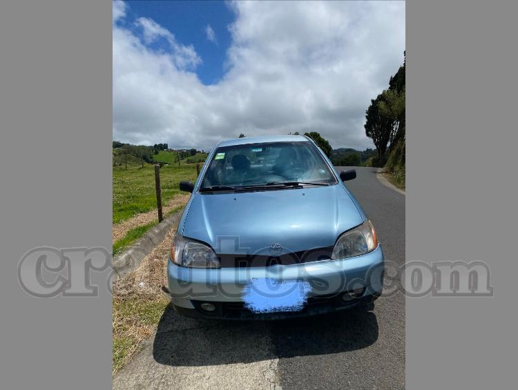 Toyota ECHO 2002