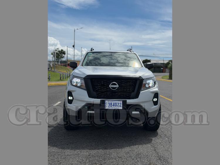Nissan FRONTIER 2025