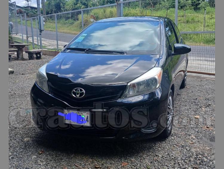 Toyota YARIS 2013
