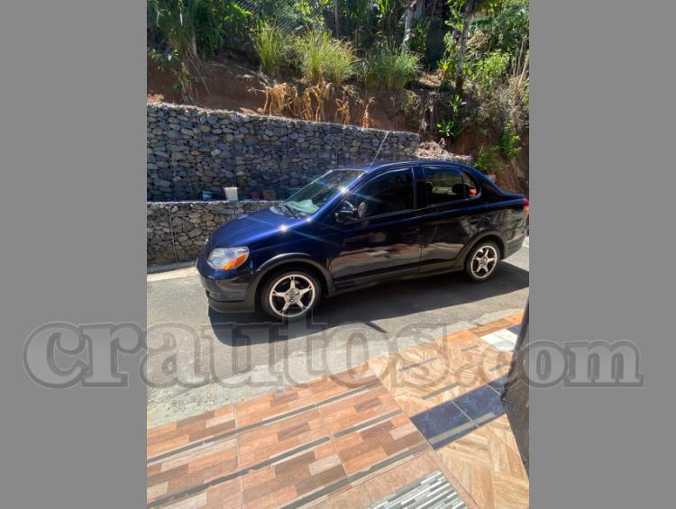 Toyota ECHO 2001