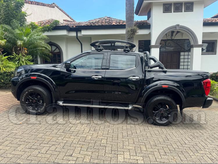 Nissan FRONTIER 2022