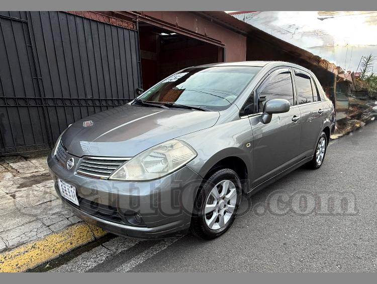 Nissan TIIDA 2007