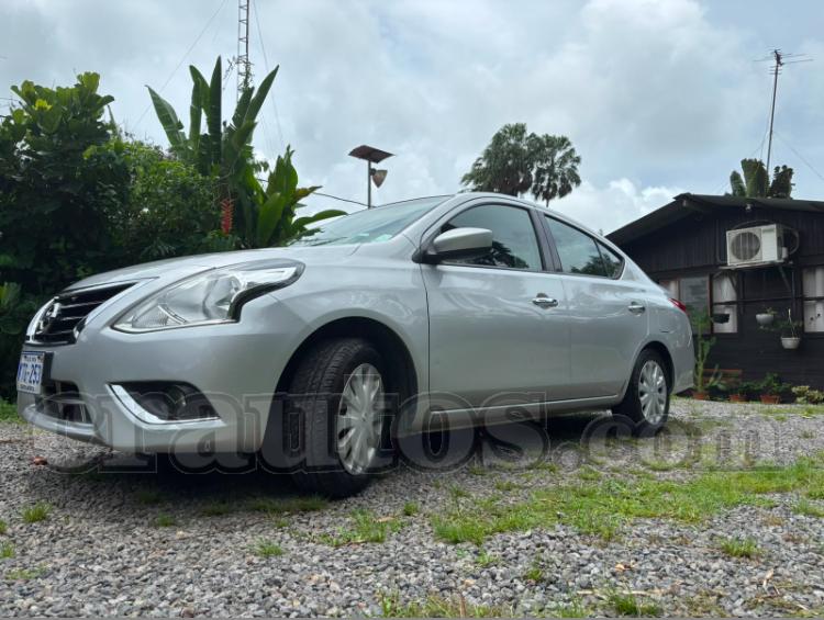 Nissan VERSA 2017