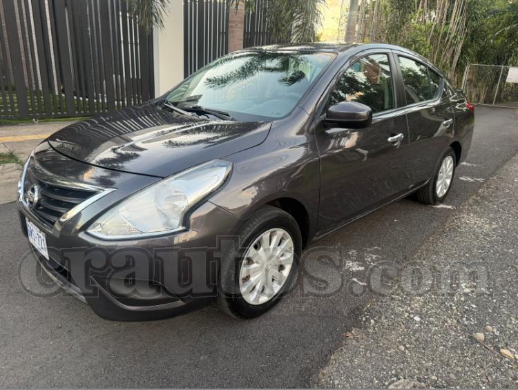 Nissan VERSA 2017