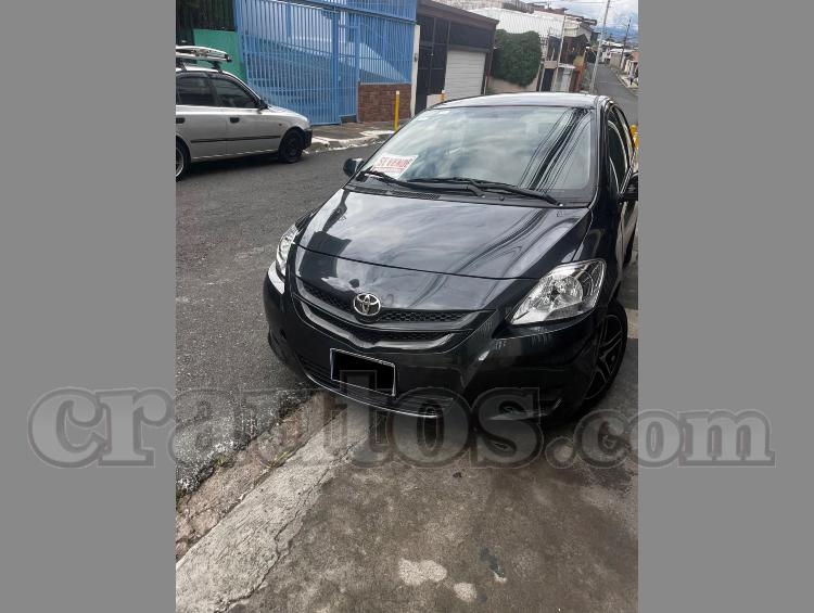 Toyota YARIS 2010
