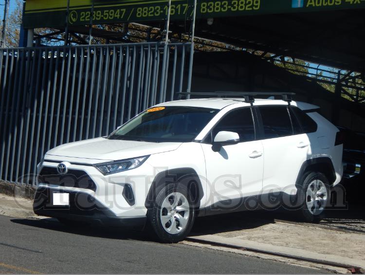 Toyota RAV4 LE 2024