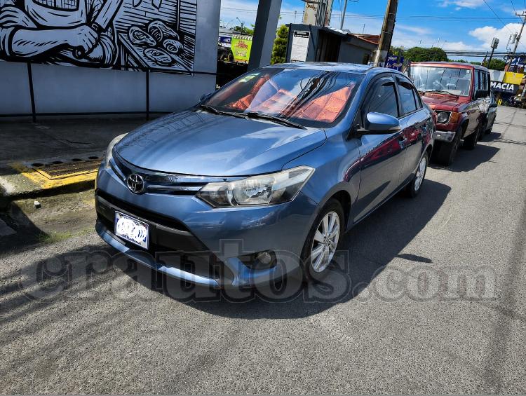 Toyota YARIS 2014