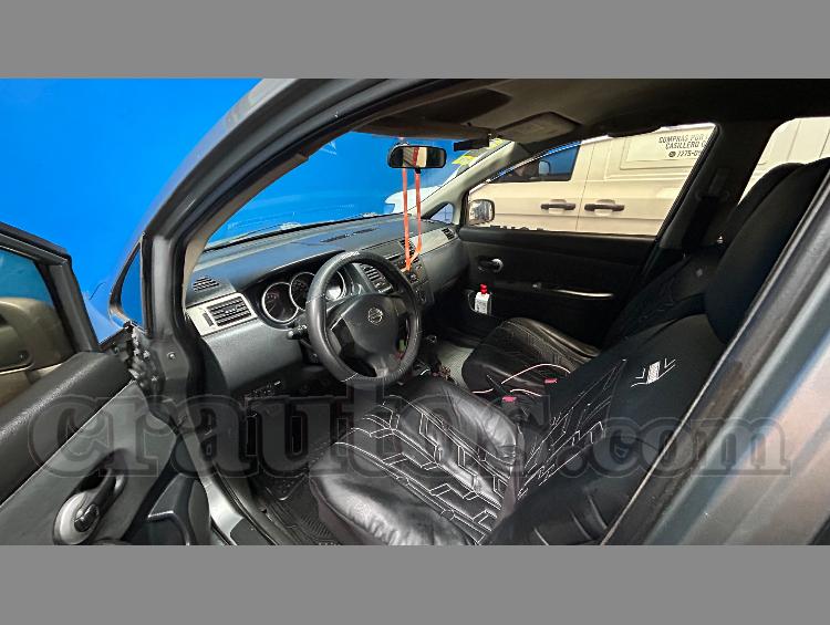Nissan TIIDA 2010