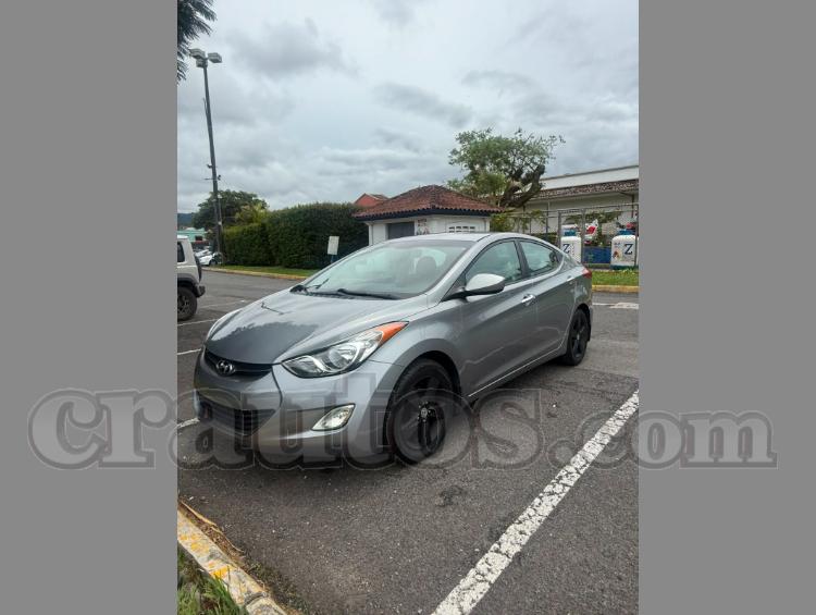 Hyundai ELANTRA 2012
