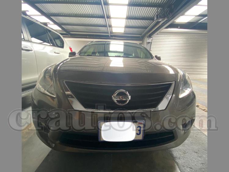 Nissan VERSA 2013