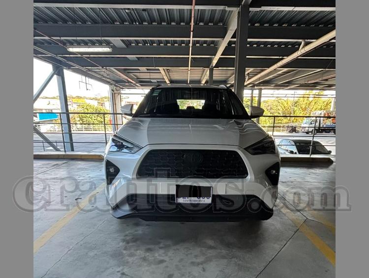 Toyota YARIS CROSS 2024