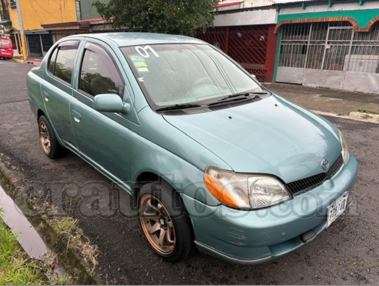 Toyota ECHO 2001