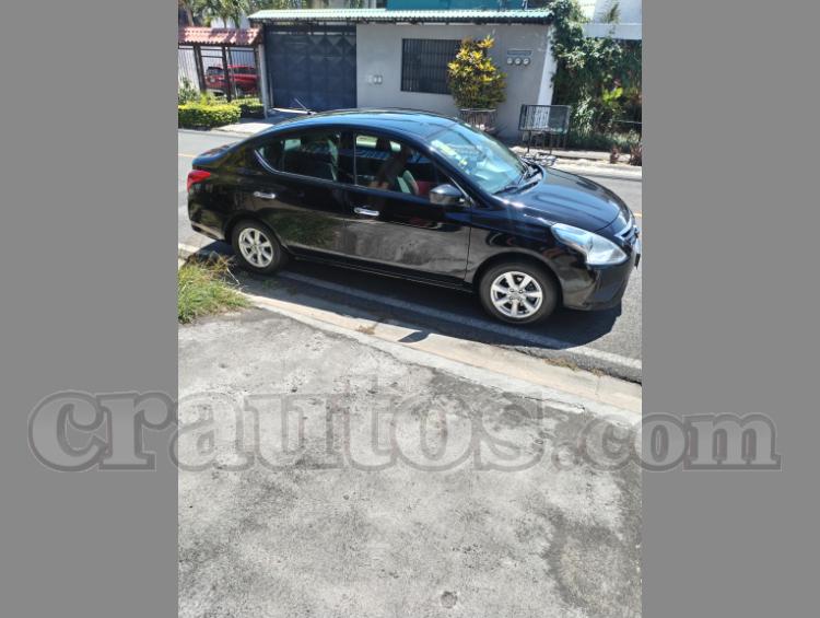 Nissan VERSA 2017